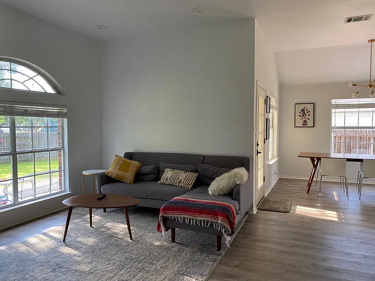 2623 Goldfinch Dr — Photo 5