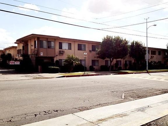2nd image of 3070 Vineland Ave APT 5