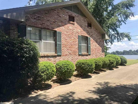 3rd image of 1127 N Lakeshore Dr