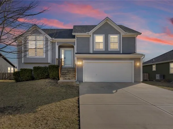 559 E Apache St, Gardner, KS 66030