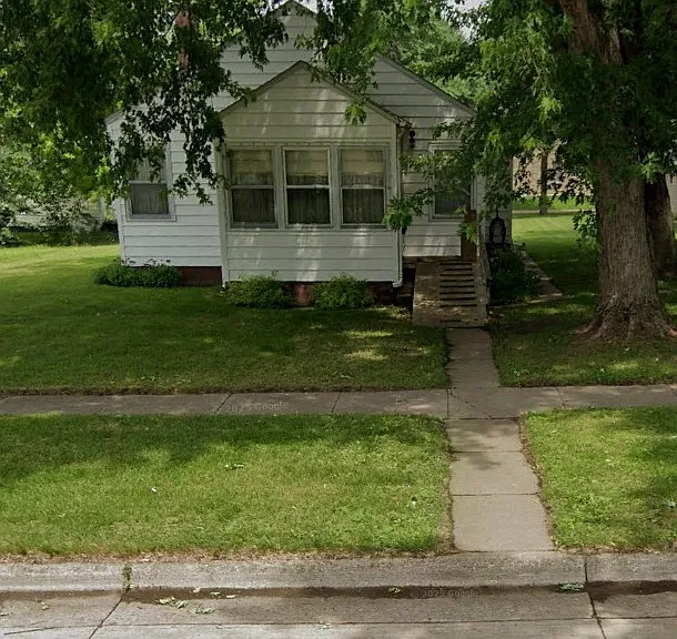 304 S Randall St — Photo 1