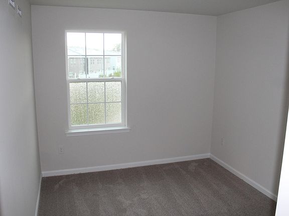 3rd image of 176 Mazzeo Dr