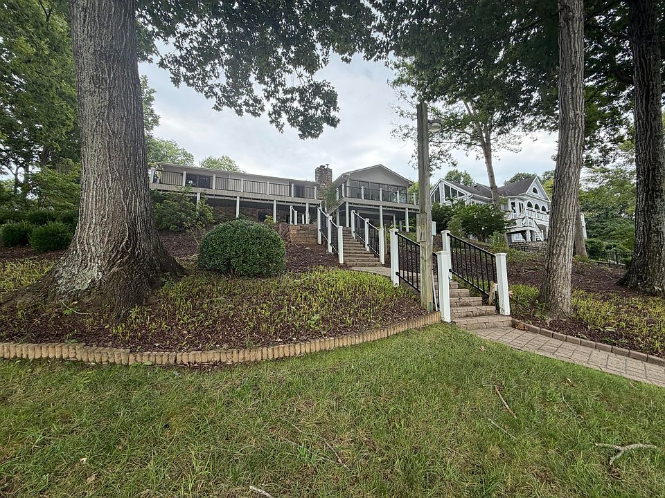 2nd image of 118 Starboard Ln
