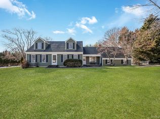 43 Farm Rd N, Wading River, NY 11792