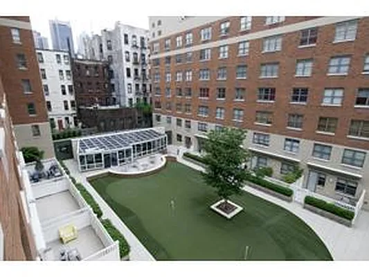 Sold by R New York | media 6