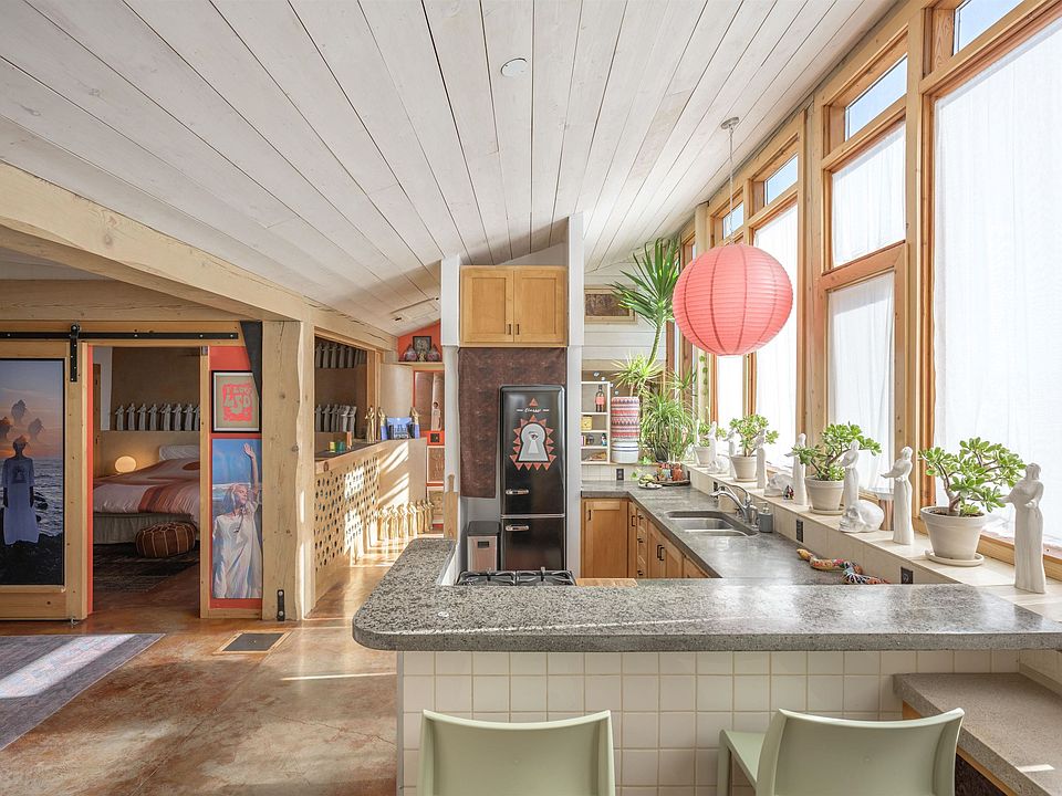 21 Gorge View Rd, Tres Piedras, NM 87577 | Zillow