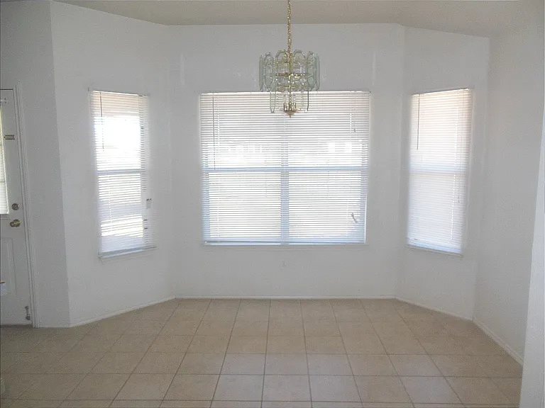 2903 Westwood Dr — Photo 7