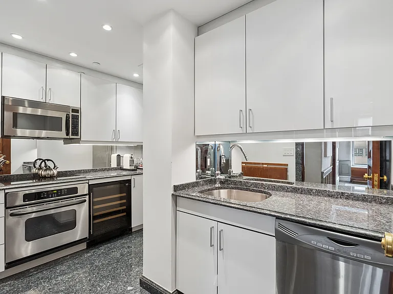 502 Park Ave #12AB — Photo 9