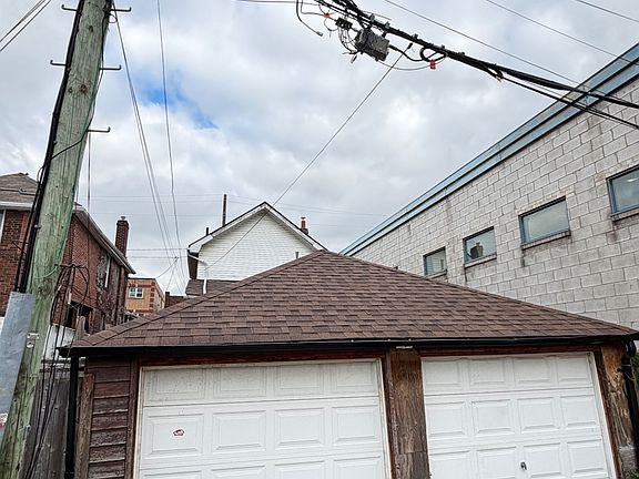 3rd image of 567 Rogers Rd