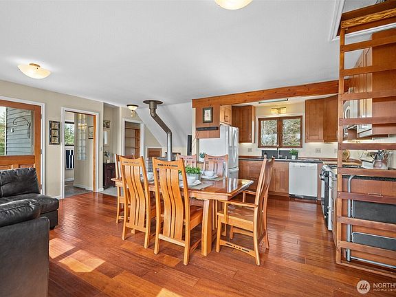 4th image of 411 E Axton Road