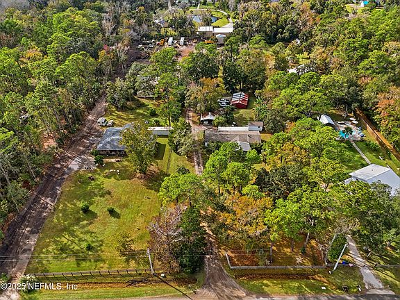 3rd image of 210 & 220 S WILDERNESS Trail