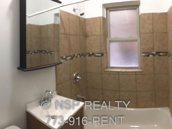 5th image of 4027 W Melrose St APT 1S