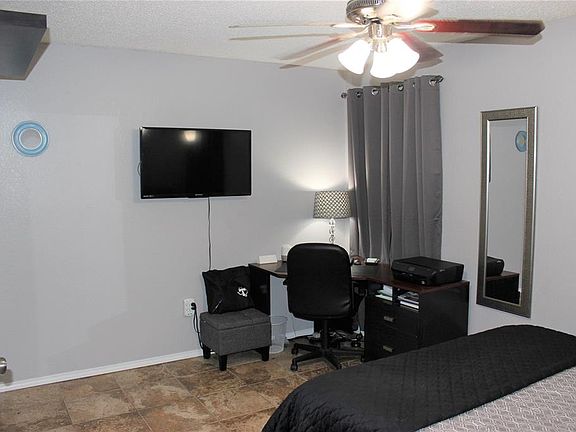 3rd image of 1103 Hidden Creek Dr