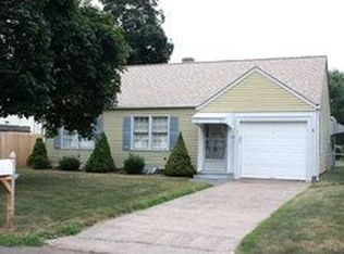 32 Hayward Rd, Hamden, CT 06514