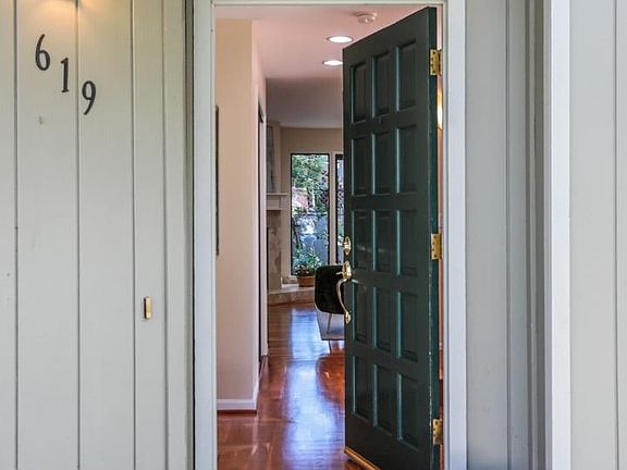 3rd image of 619 Middle Ave