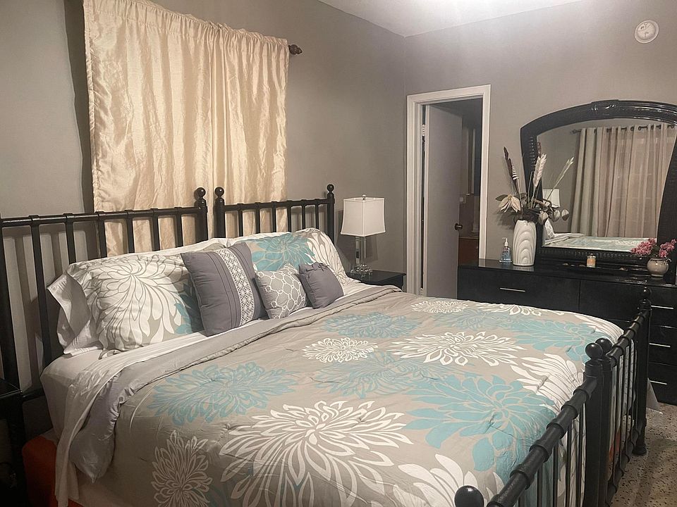 Beds can be set up as a king size bed or two single beds