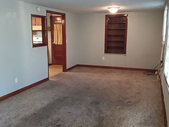 3rd image of 1043 E Chandler St