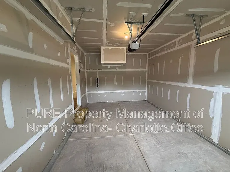 5945 Granbury Dr — Photo 31