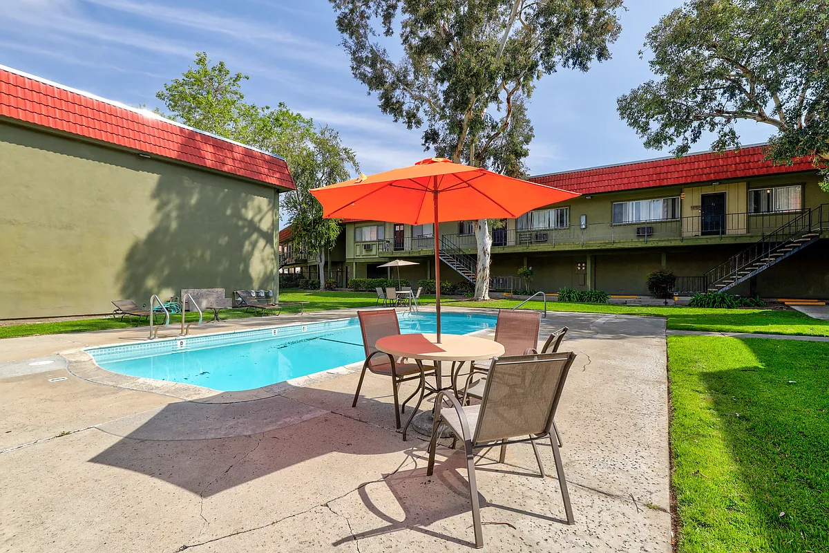 Building Photo - Orange Plaza Apartments