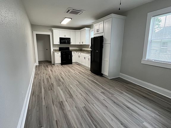 3rd image of 2113 James St