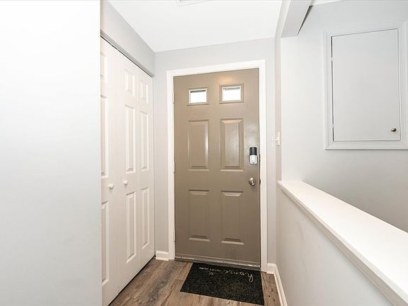 3rd image of 214 Ashfield Ct