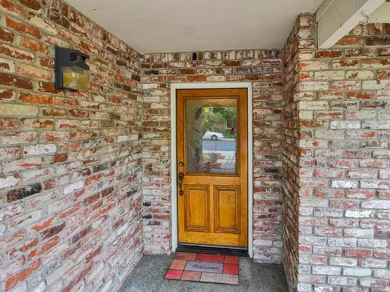 1807 Blue Jay Dr — Photo 2