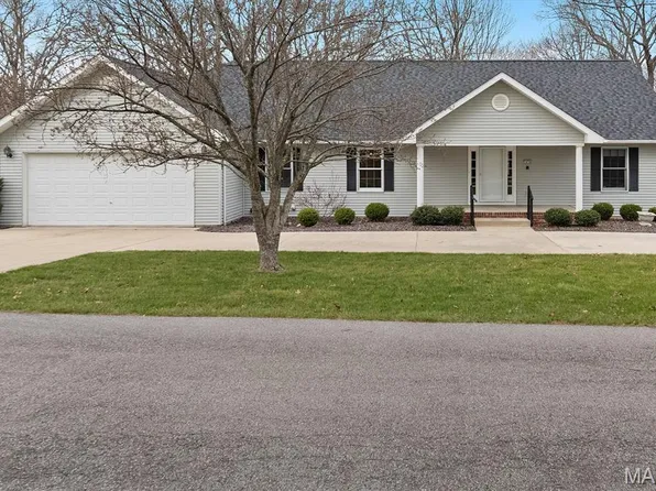 1430 Mullen Ln, Godfrey, IL 62035