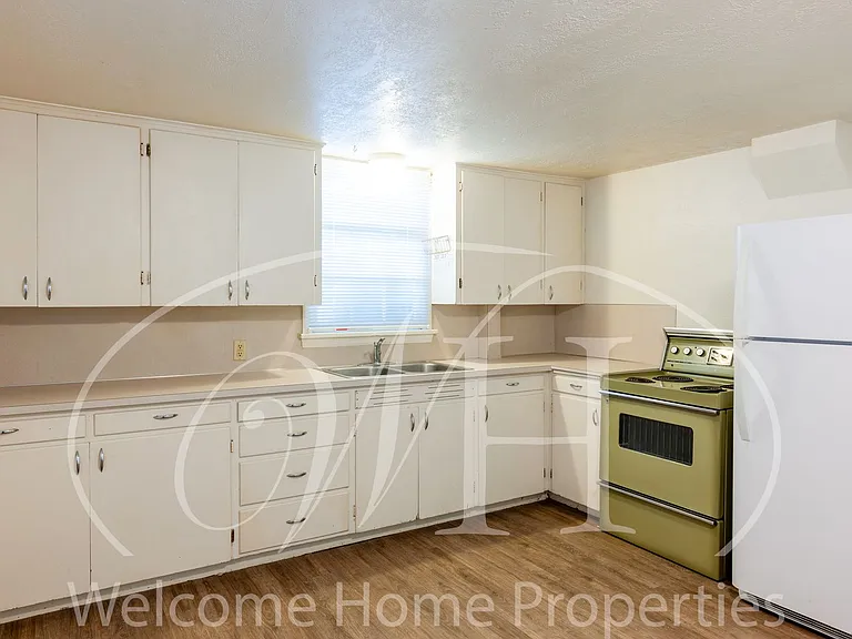 427 SW Bade Ave — Photo 13