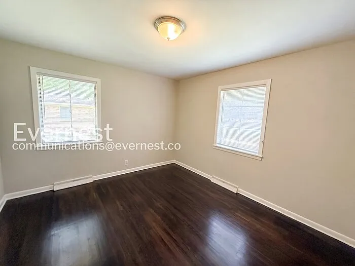 9825 Maple Ln — Photo 8