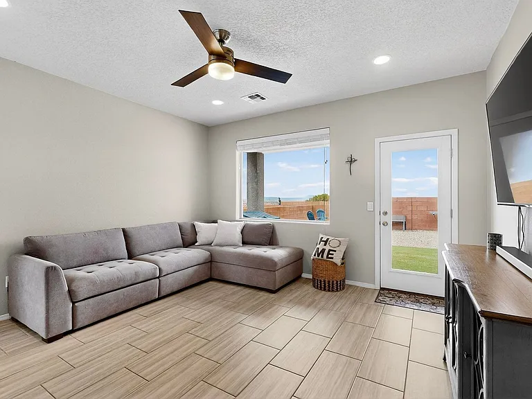 4823 Blackburn Rd NE — Photo 10