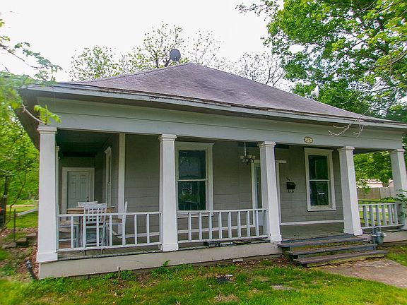 4th image of 500 E Waco Ave
