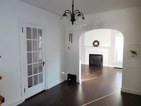 5th image of 438 Wood St