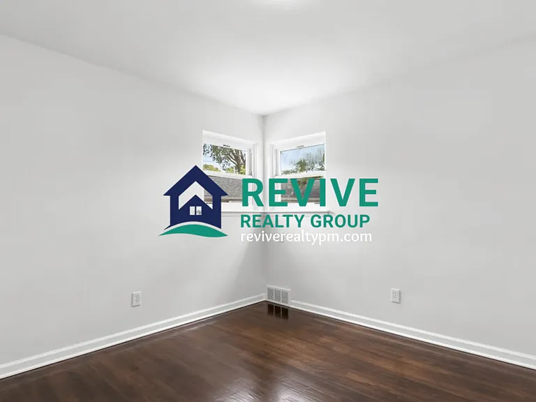 21374 Ithaca Ave — Photo 14