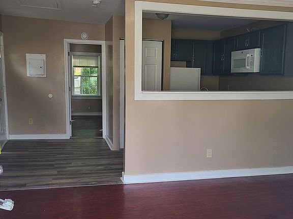 Created convenient and open flow through counter from livingroom to kitchen.
