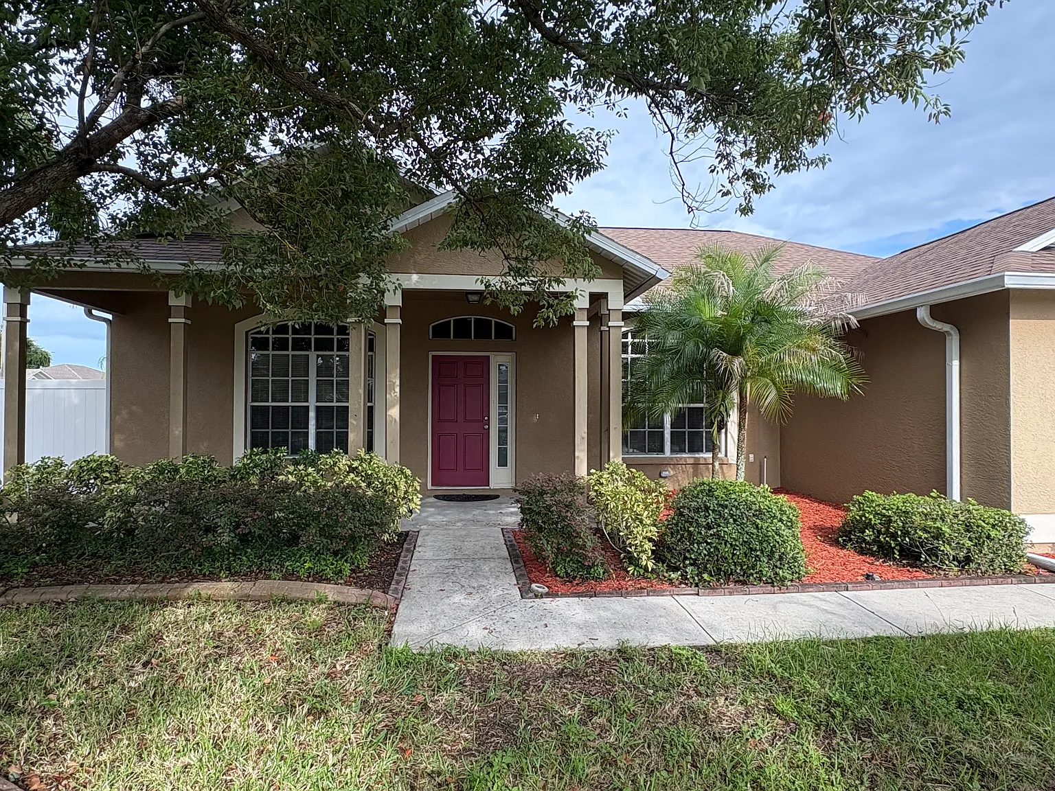 3 bed, 1856 sqft, $2,400 — Photo 2