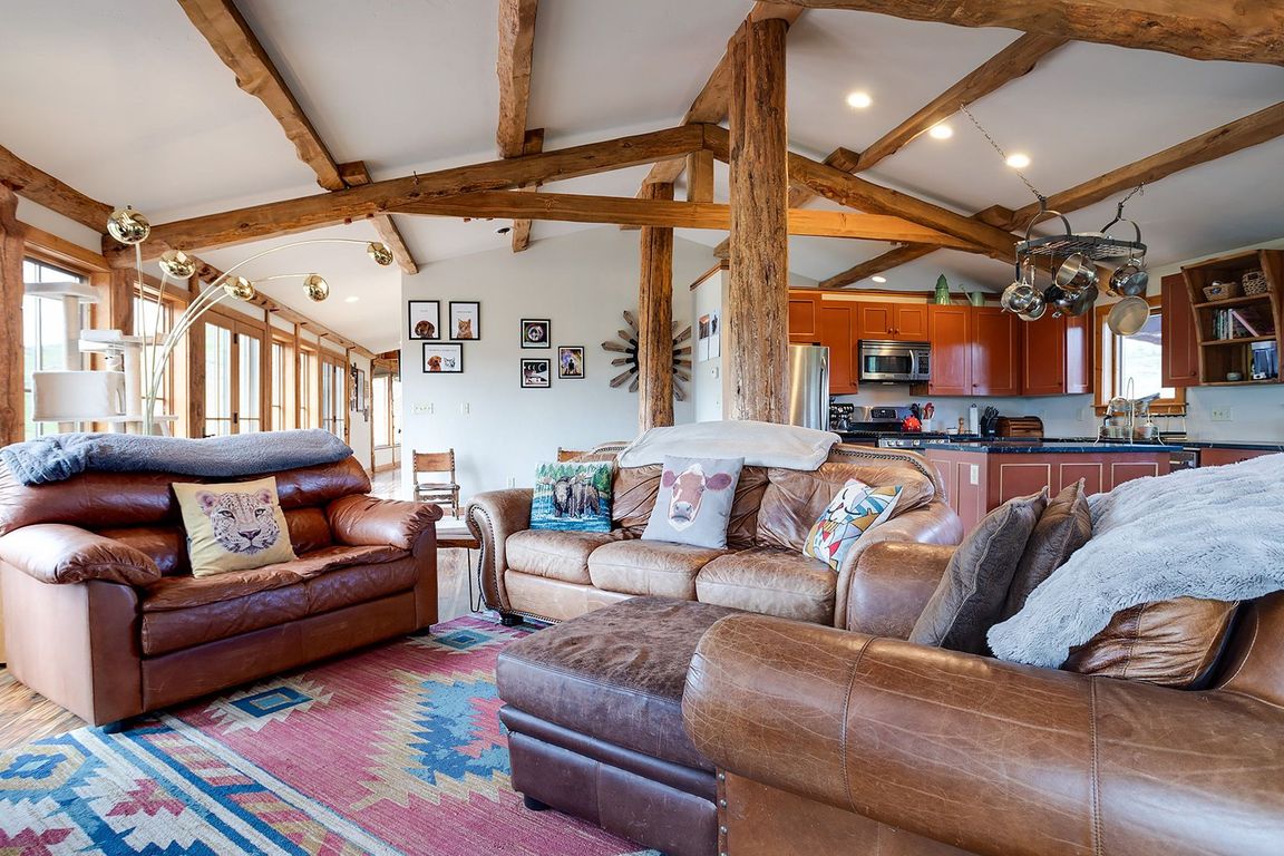 next background image