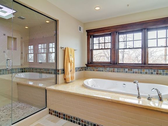 Shower with Kohler DTV Sound and Steam