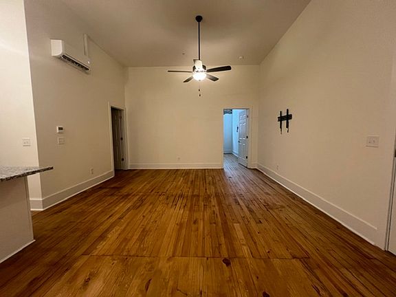 4th image of 114 Nassau Pl #G