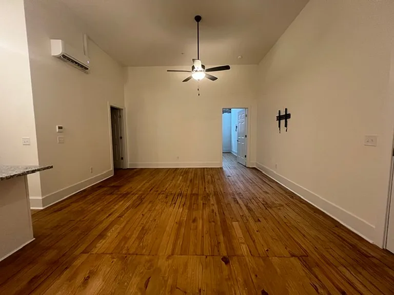 114 Nassau Pl — Photo 10