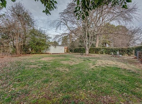 4th image of 641 Downey Pl