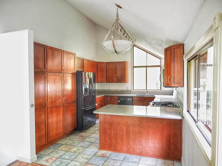 702 SW Cheltenham St — Photo 16