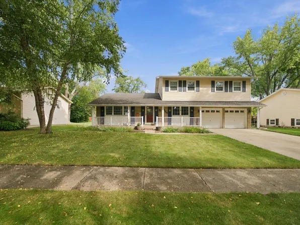 894 E Schirra Dr, Palatine, IL 60074