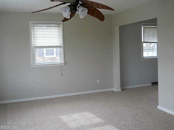 2nd image of 933 W Goodview Dr