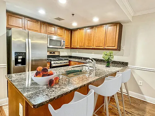 1331 Grand St Photo 1