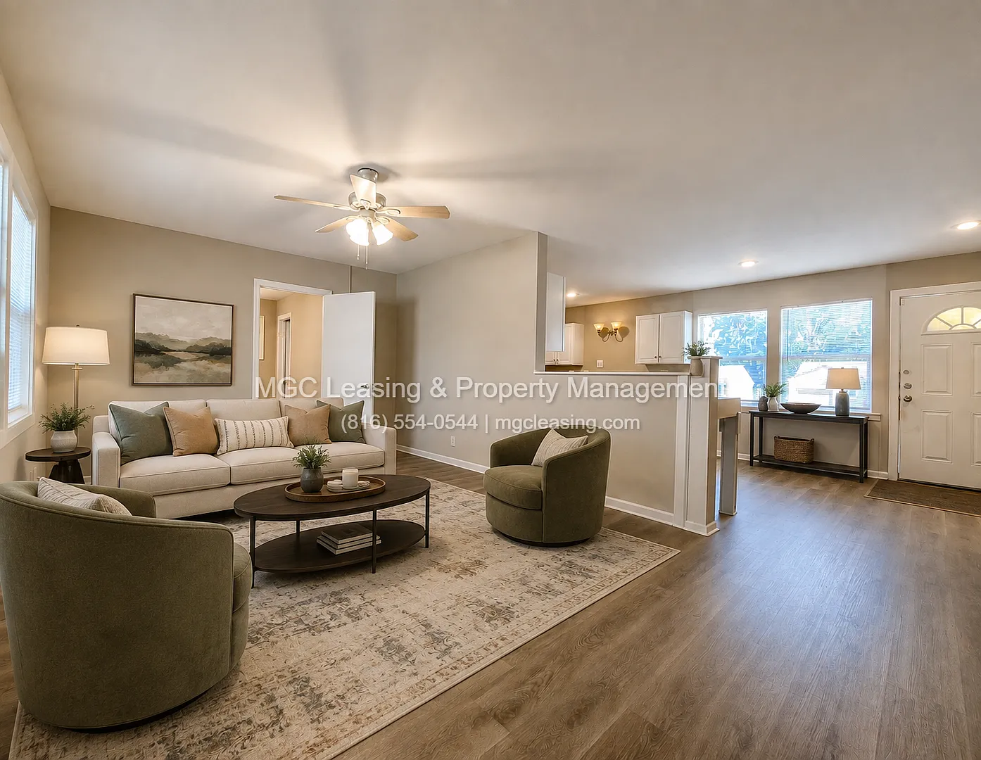 Charming Corner Lot Home for Rent in Lee's Summit — Photo 2