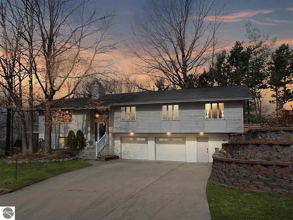 1st image of 2927 Sherwood Dr