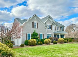 36 Poling Farm Ct, Belle Mead, NJ