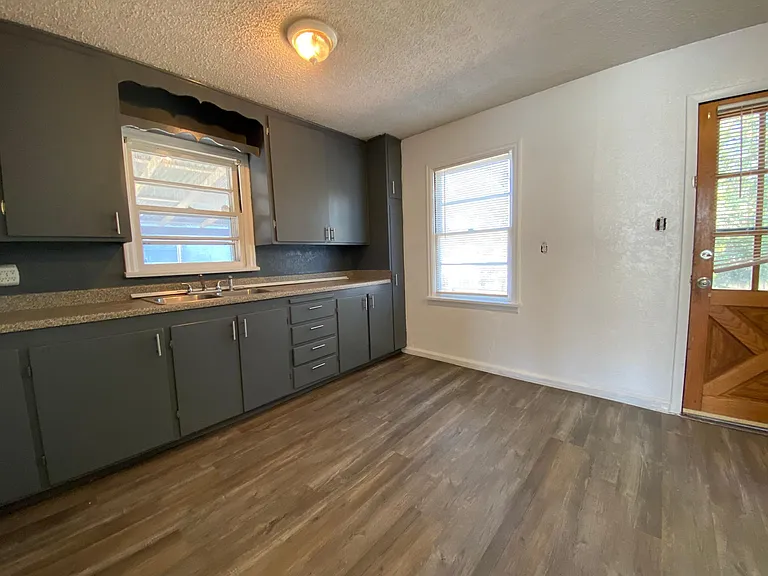 3107 W Easton St — Photo 6
