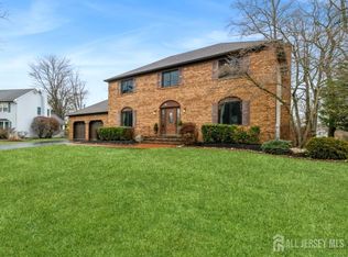 19 Rustic Dr, North Brunswick, NJ 08902