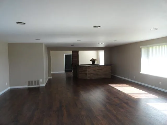 8020 Locust Rd — Photo 7